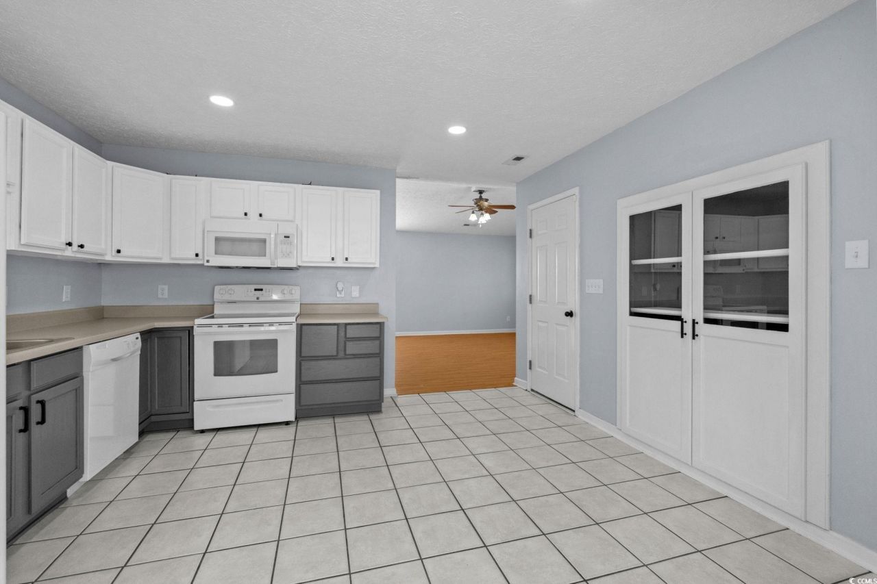 8065 Resin Rd. Photo 10