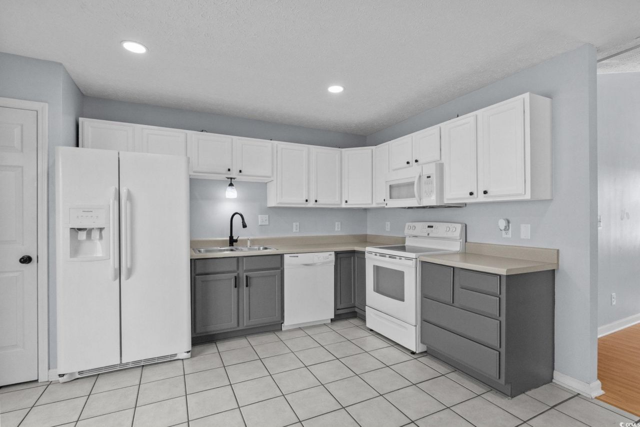 8065 Resin Rd. Photo 9