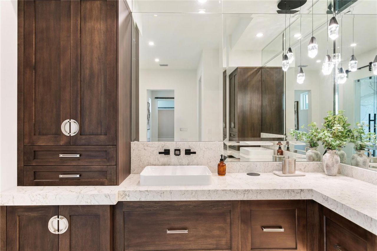 4823 W San Jose Street, Tampa, FL 33629 Photo