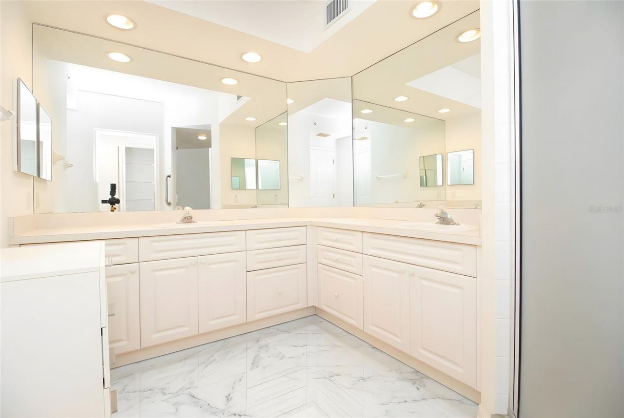 1200 Country Club Drive, Unit 1101, Largo, FL 33771 Photo