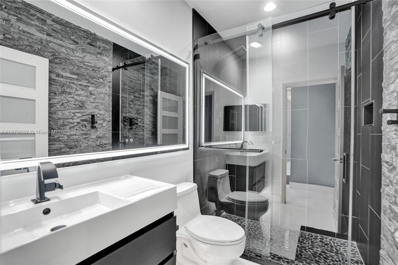 1321 SW 102nd Ave, Pembroke Pines, FL 33025 Photo