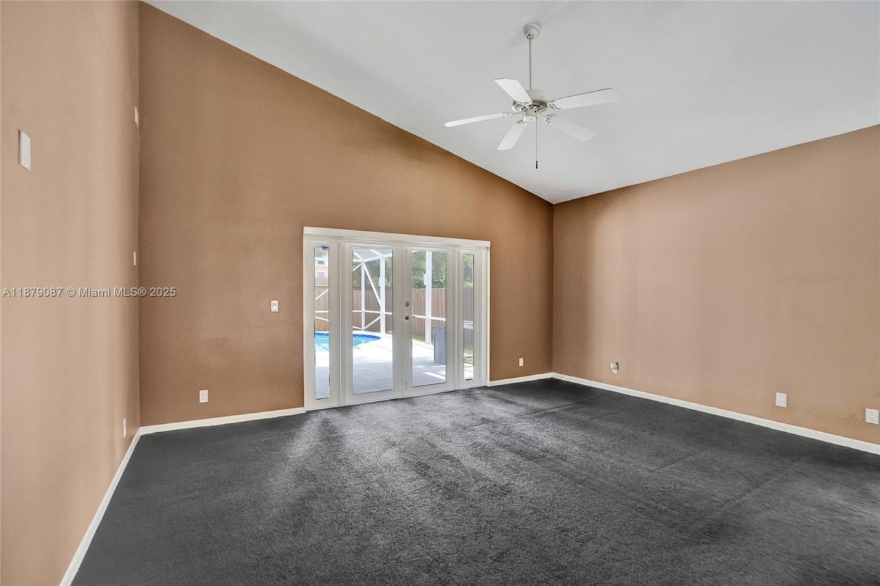 1321 SW 102nd Ave, Pembroke Pines, FL 33025 Photo