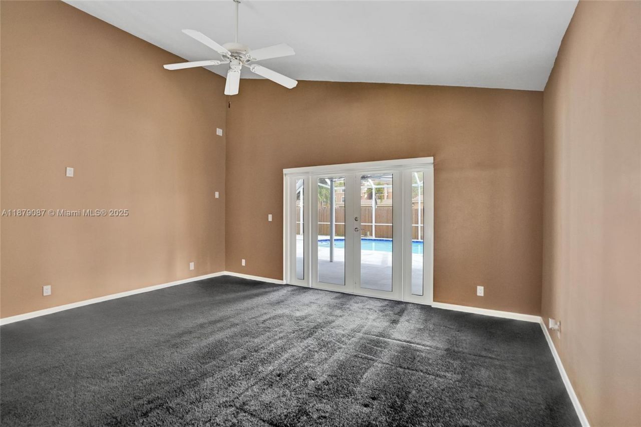 1321 SW 102nd Ave, Pembroke Pines, FL 33025 Photo