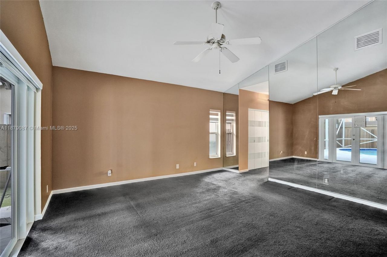 1321 SW 102nd Ave, Pembroke Pines, FL 33025 Photo