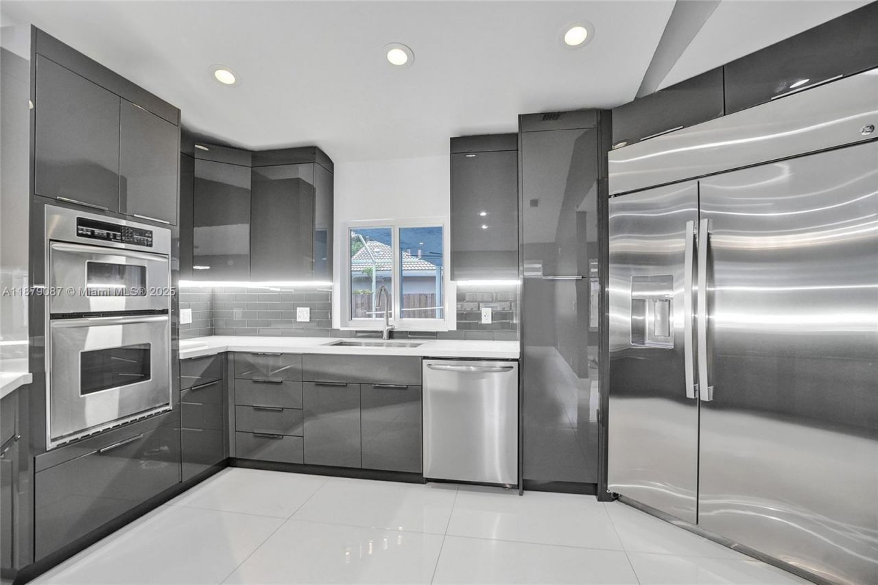 1321 SW 102nd Ave, Pembroke Pines, FL 33025 Photo