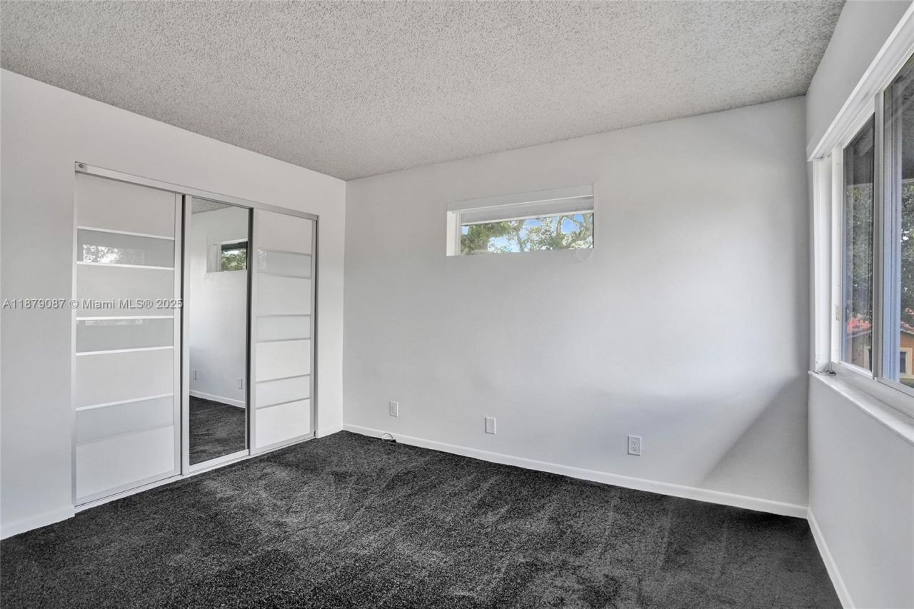 1321 SW 102nd Ave, Pembroke Pines, FL 33025 Photo