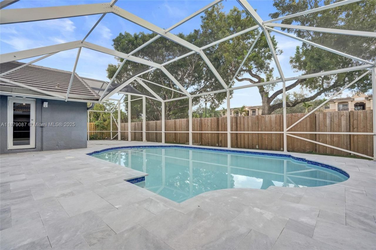 1321 SW 102nd Ave, Pembroke Pines, FL 33025 Photo