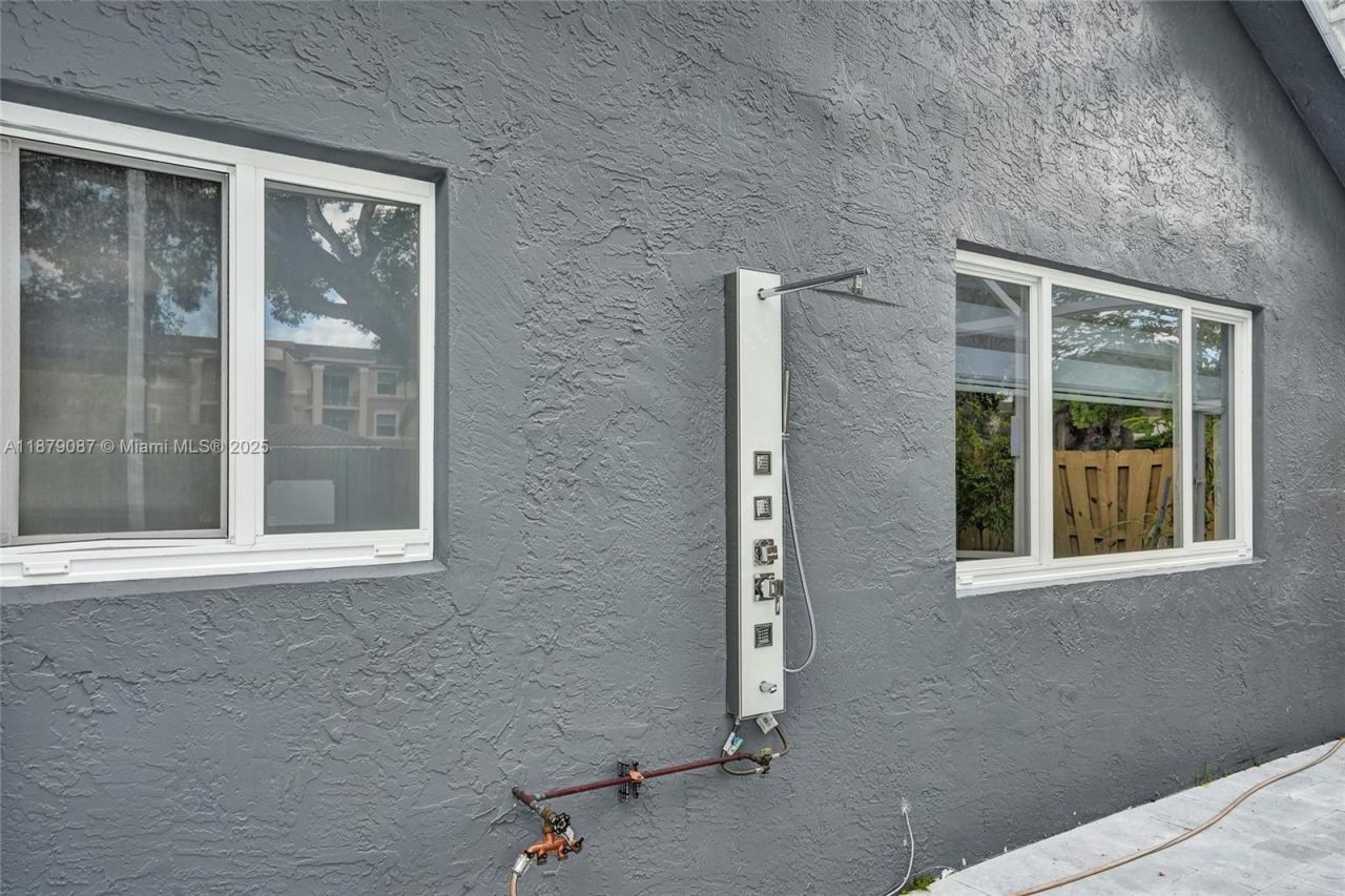 1321 SW 102nd Ave, Pembroke Pines, FL 33025 Photo