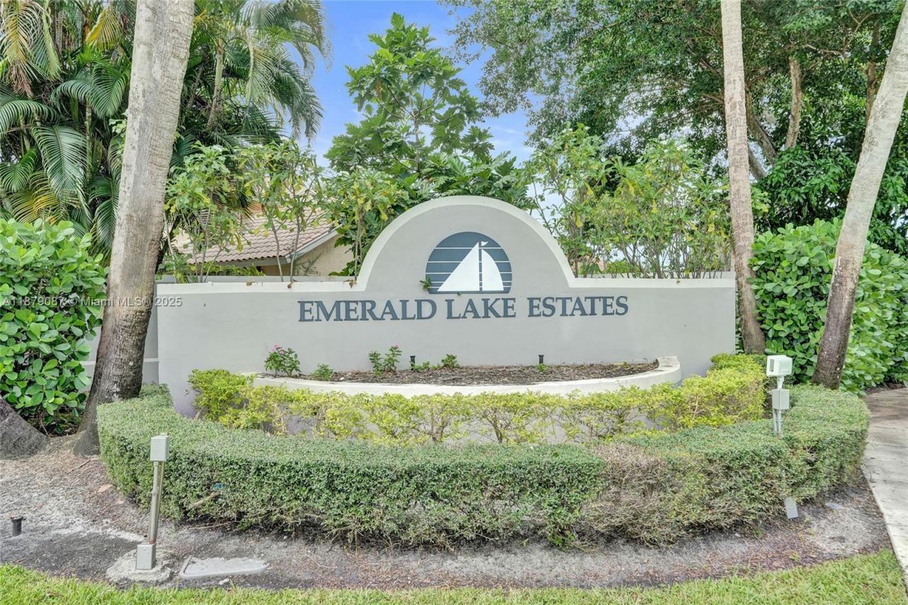 1321 SW 102nd Ave, Pembroke Pines, FL 33025 Photo