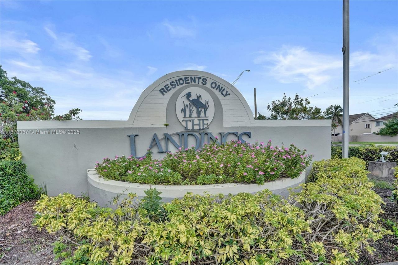 1321 SW 102nd Ave, Pembroke Pines, FL 33025 Photo