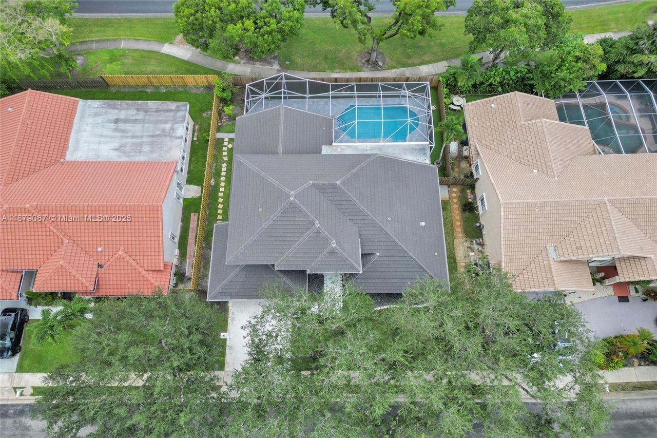 1321 SW 102nd Ave, Pembroke Pines, FL 33025 Photo