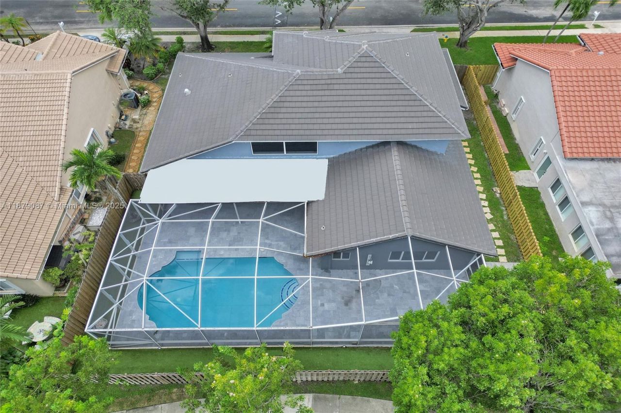 1321 SW 102nd Ave, Pembroke Pines, FL 33025 Photo