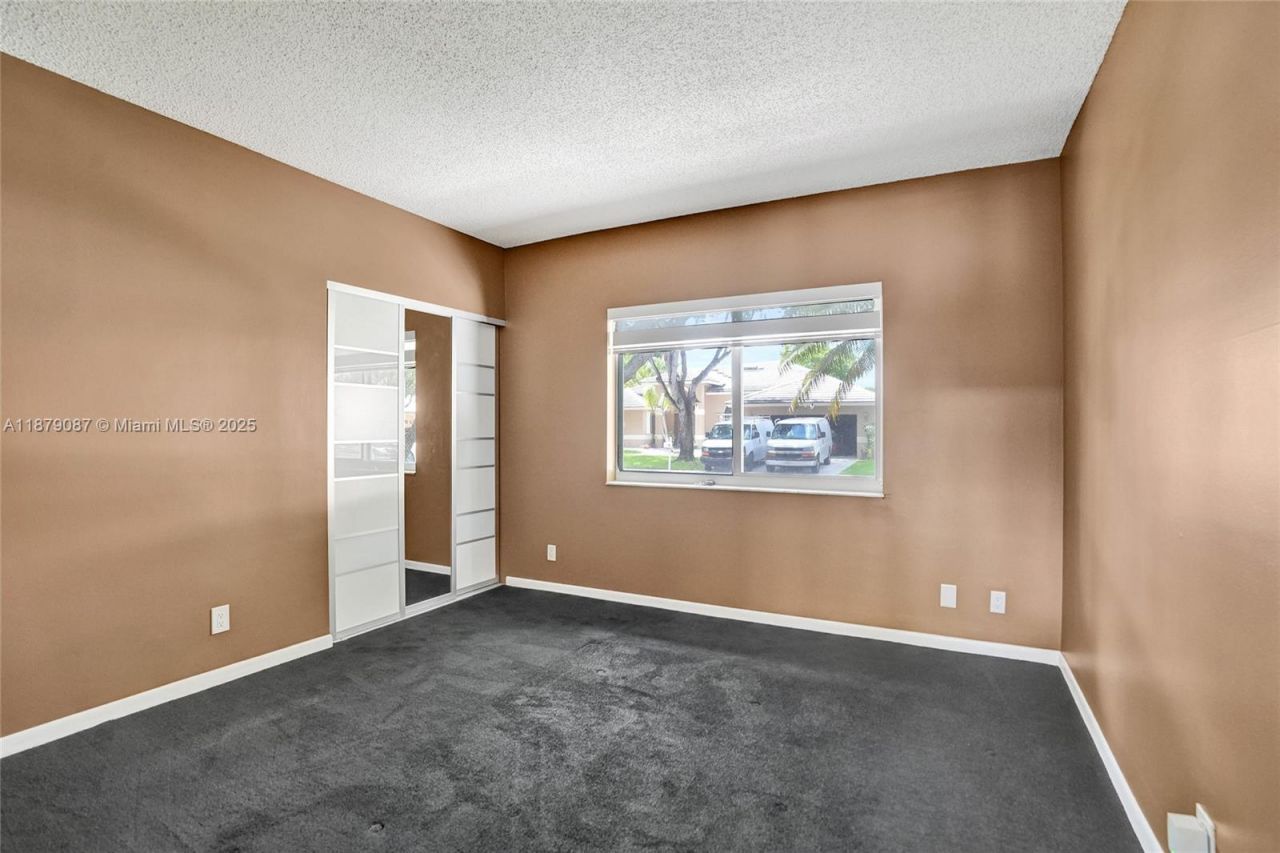 1321 SW 102nd Ave, Pembroke Pines, FL 33025 Photo