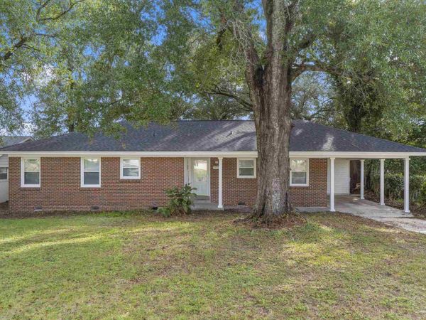 4252 Acacia Dr, Pensacola, FL 32503