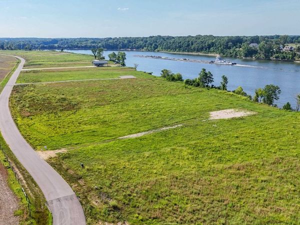 6325 CRAVENS RD, Savannah, TN 38372
