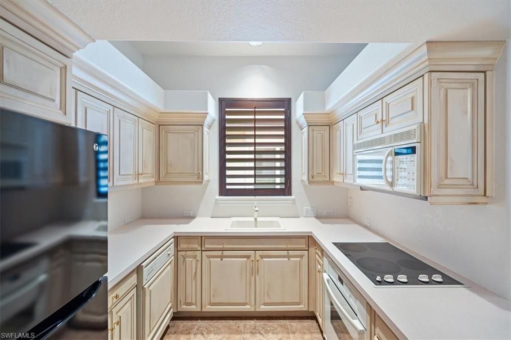 13700 Pondview Cir, Naples, FL 34119 Photo