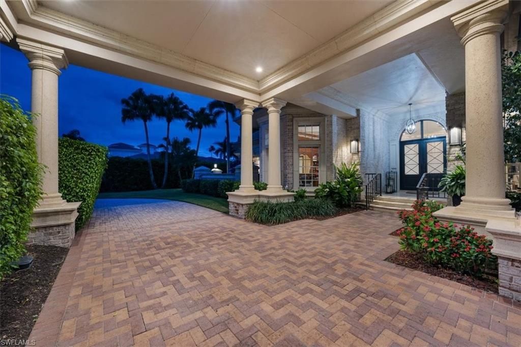 13700 Pondview Cir, Naples, FL 34119 Photo