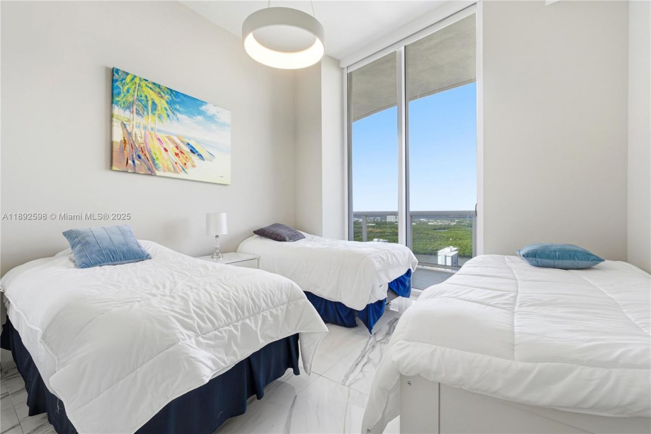 16001 Collins Ave, Unit 3705, Sunny Isles Beach, FL 33160 Photo