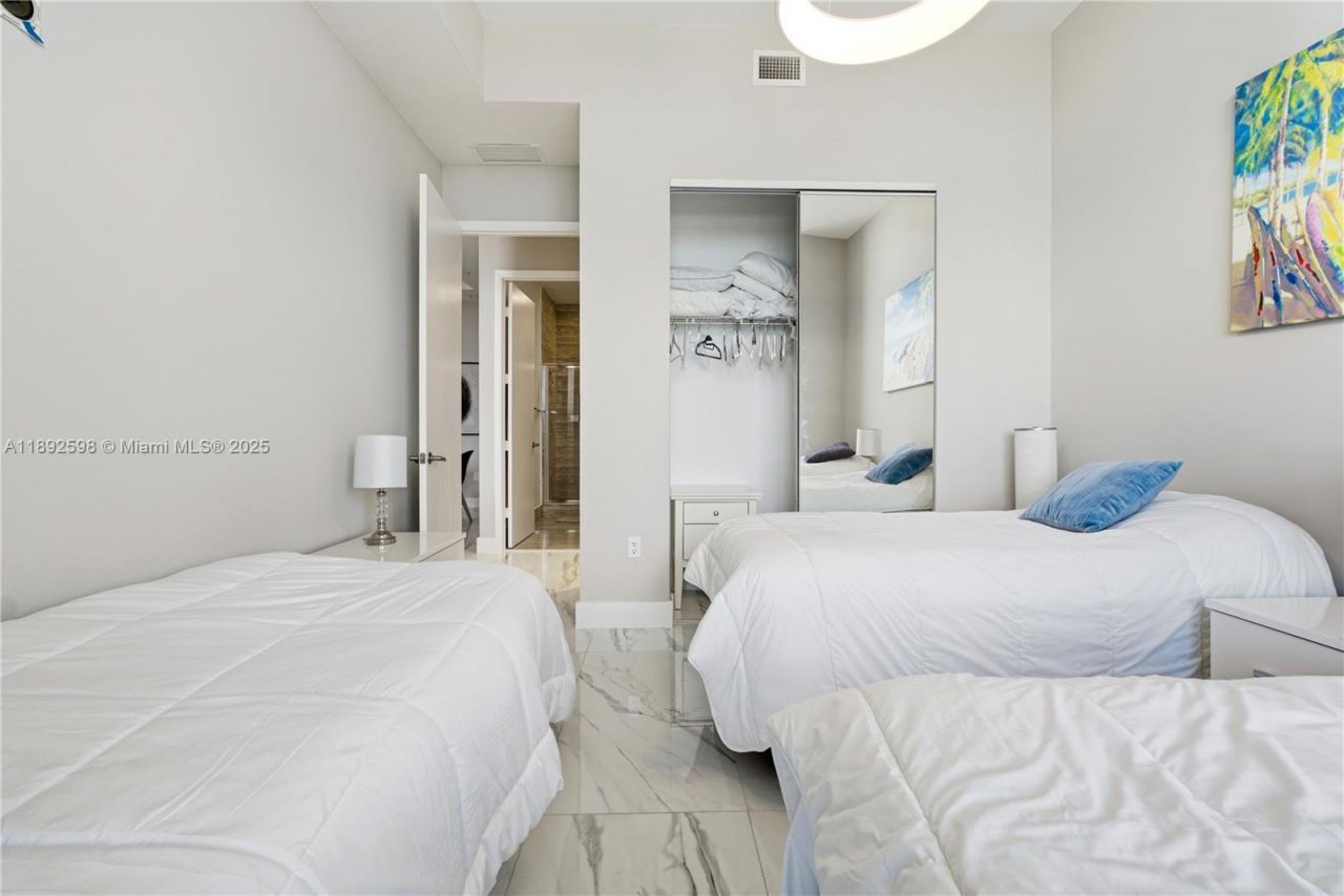 16001 Collins Ave, Unit 3705, Sunny Isles Beach, FL 33160 Photo