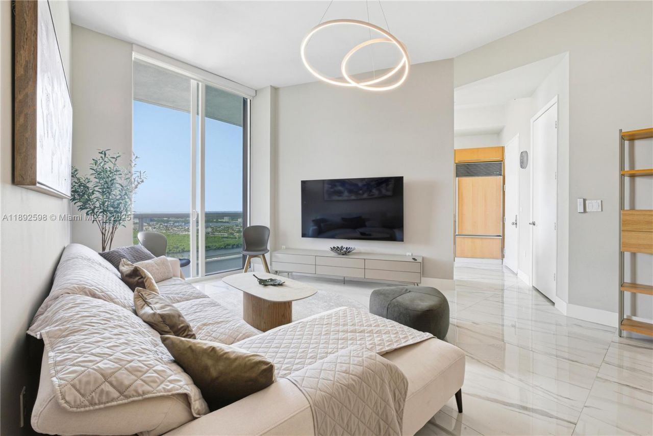 16001 Collins Ave, Unit 3705, Sunny Isles Beach, FL 33160 Photo