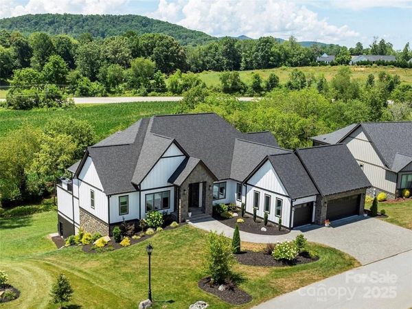 465 Daniel Circle Drive, Mills River, NC 28759