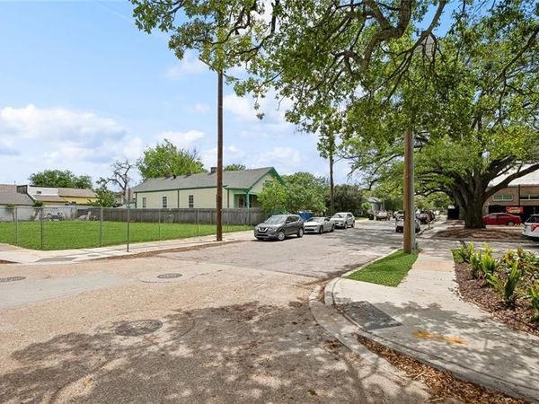 8539 GREEN Street, New Orleans, LA 70118
