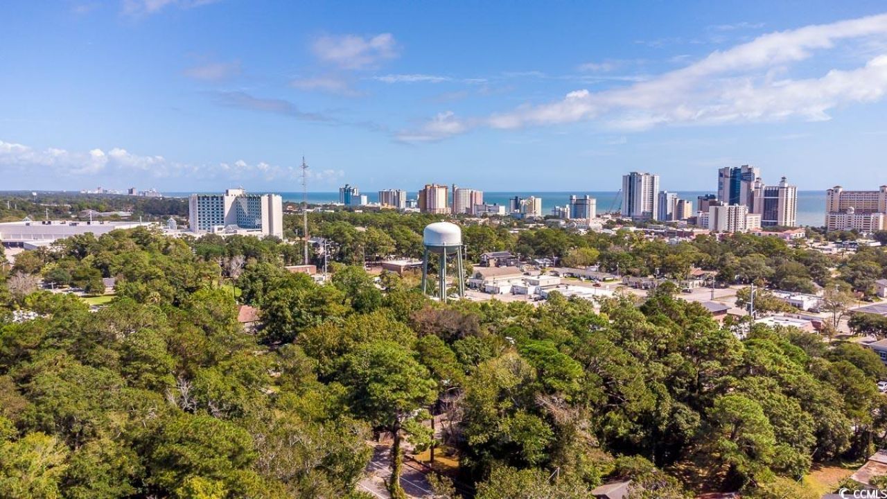 1001 Graham Ave. Photo 5