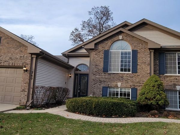 260 Shipland Drive, Crystal Lake, IL 60012