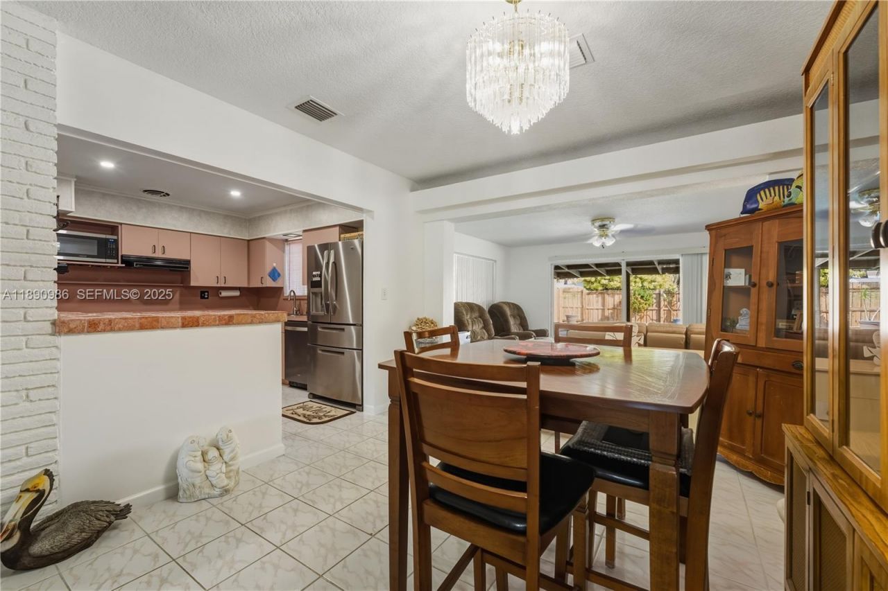 1007 N Golf Dr, Hollywood, FL 33021 Photo