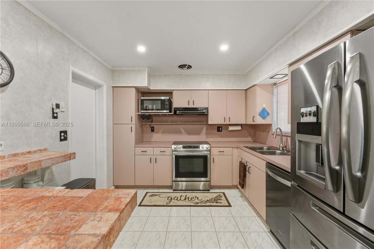 1007 N Golf Dr, Hollywood, FL 33021 Photo