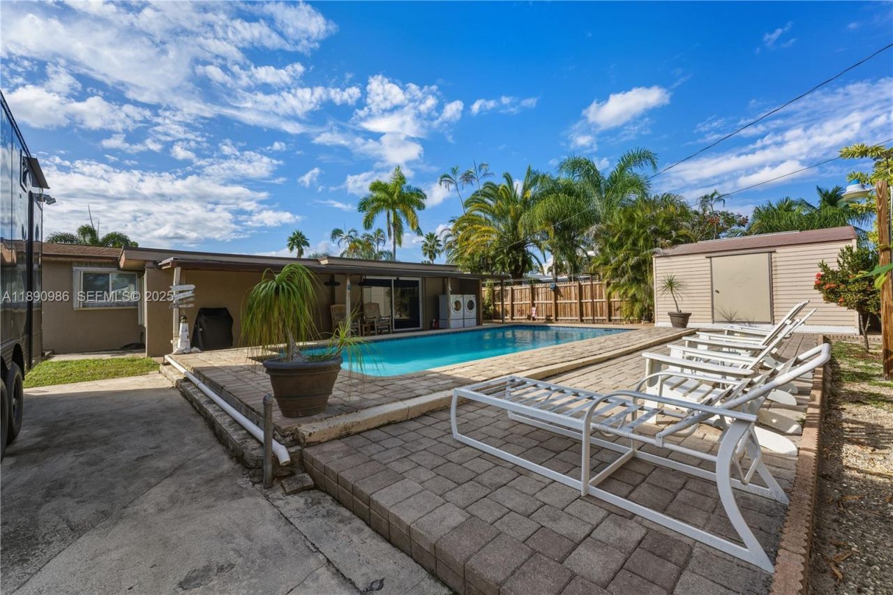 1007 N Golf Dr, Hollywood, FL 33021 Photo