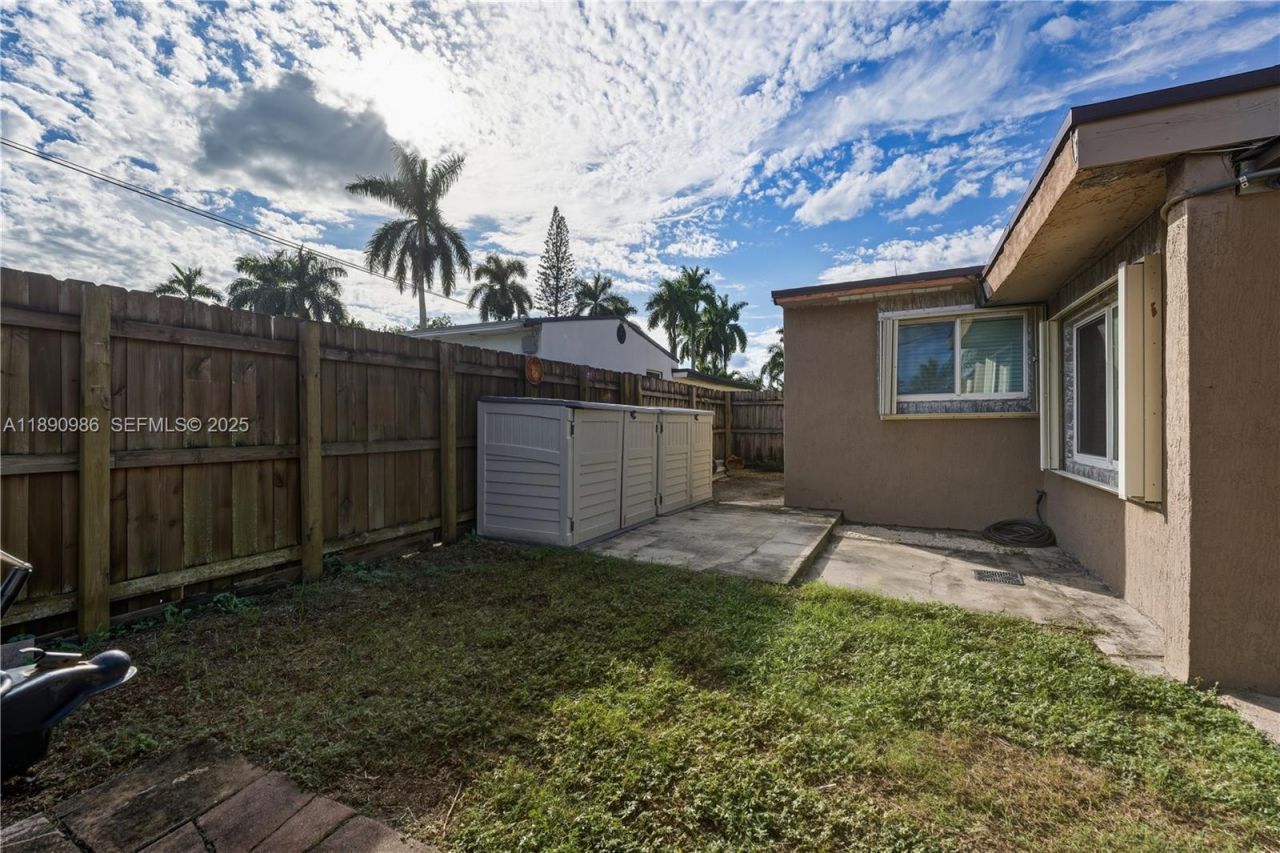 1007 N Golf Dr, Hollywood, FL 33021 Photo