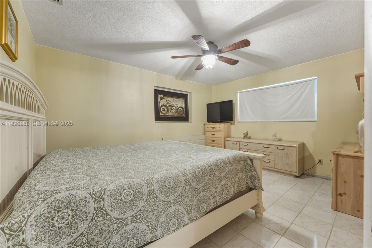 1007 N Golf Dr, Hollywood, FL 33021 Photo