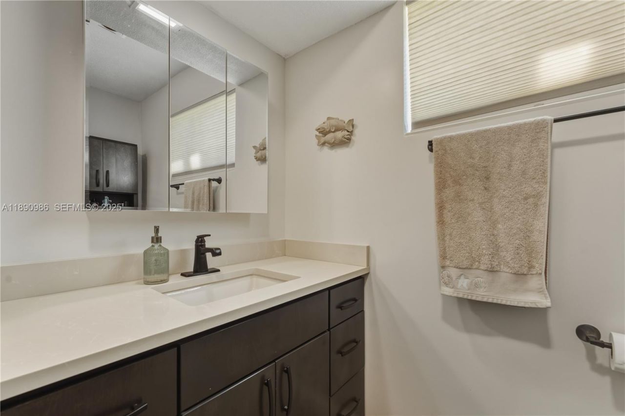 1007 N Golf Dr, Hollywood, FL 33021 Photo