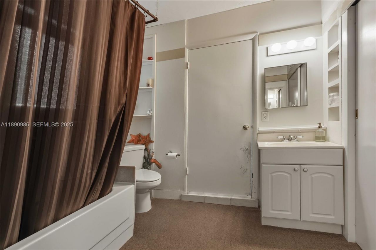 1007 N Golf Dr, Hollywood, FL 33021 Photo