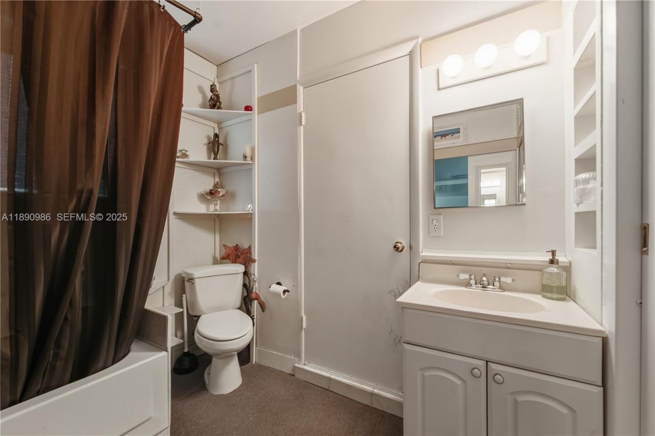 1007 N Golf Dr, Hollywood, FL 33021 Photo