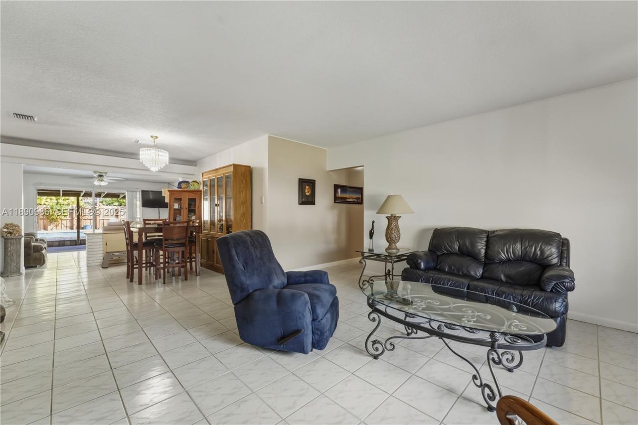 1007 N Golf Dr, Hollywood, FL 33021 Photo