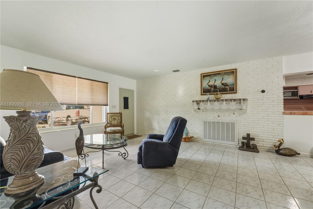 1007 N Golf Dr, Hollywood, FL 33021 Photo