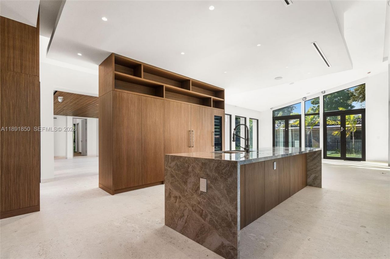 6716 San Vicente St, Coral Gables, FL 33146 Photo