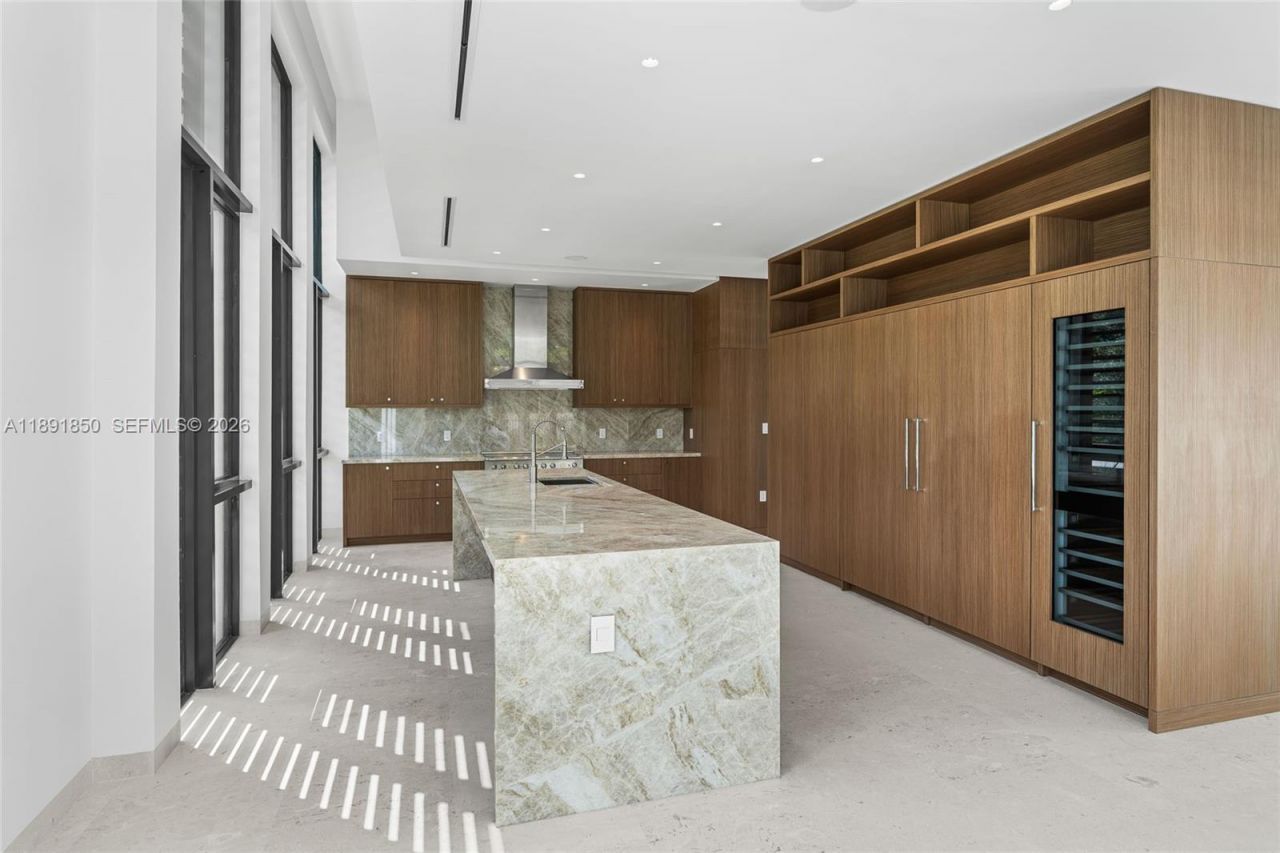 6716 San Vicente St, Coral Gables, FL 33146 Photo