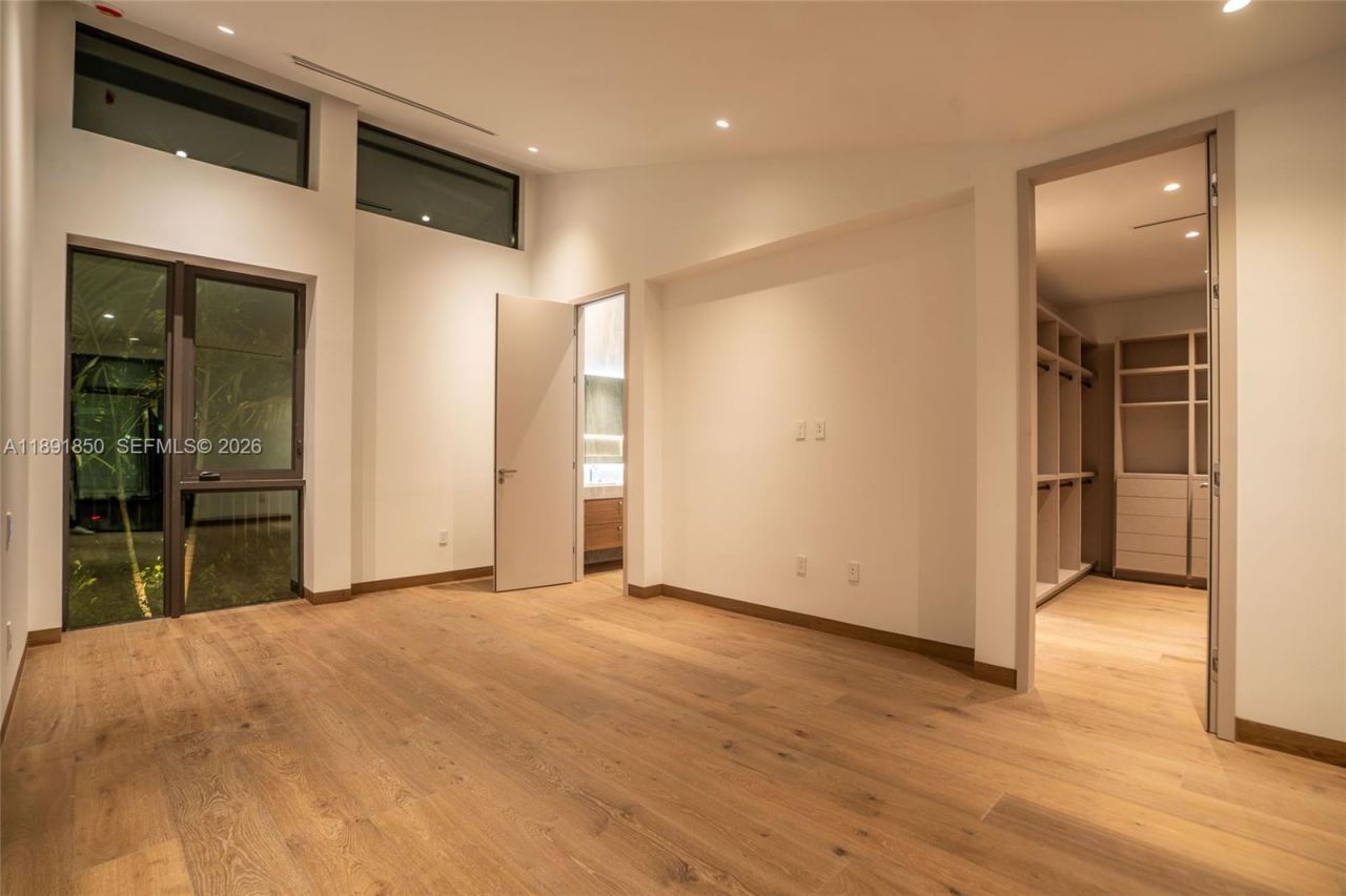 6716 San Vicente St, Coral Gables, FL 33146 Photo