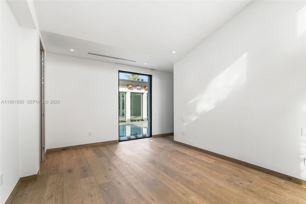 6716 San Vicente St, Coral Gables, FL 33146 Photo