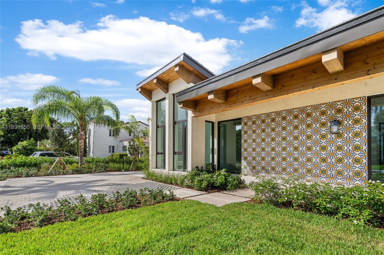 6716 San Vicente St, Coral Gables, FL 33146 Photo