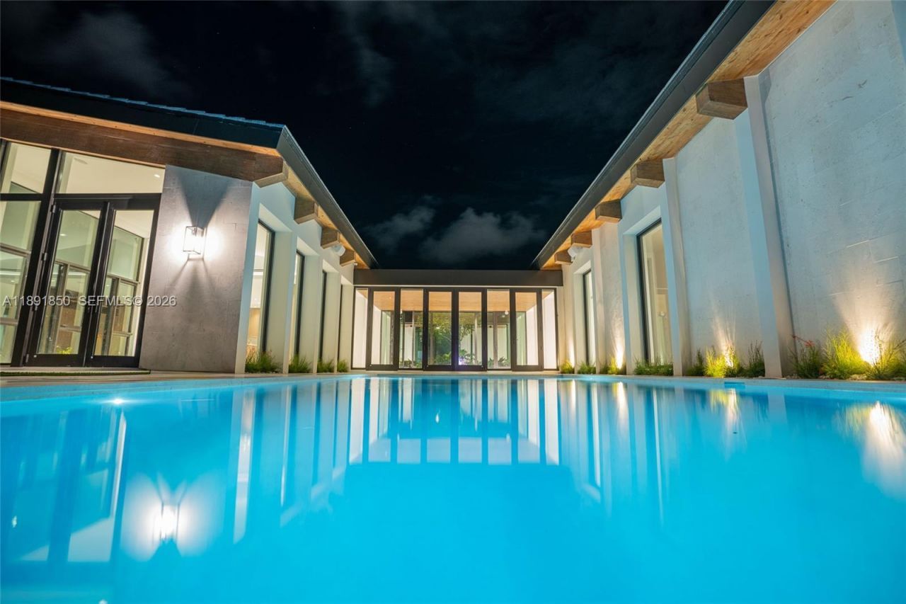 6716 San Vicente St, Coral Gables, FL 33146 Photo