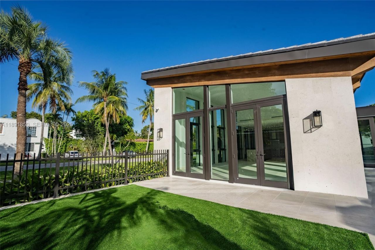 6716 San Vicente St, Coral Gables, FL 33146 Photo