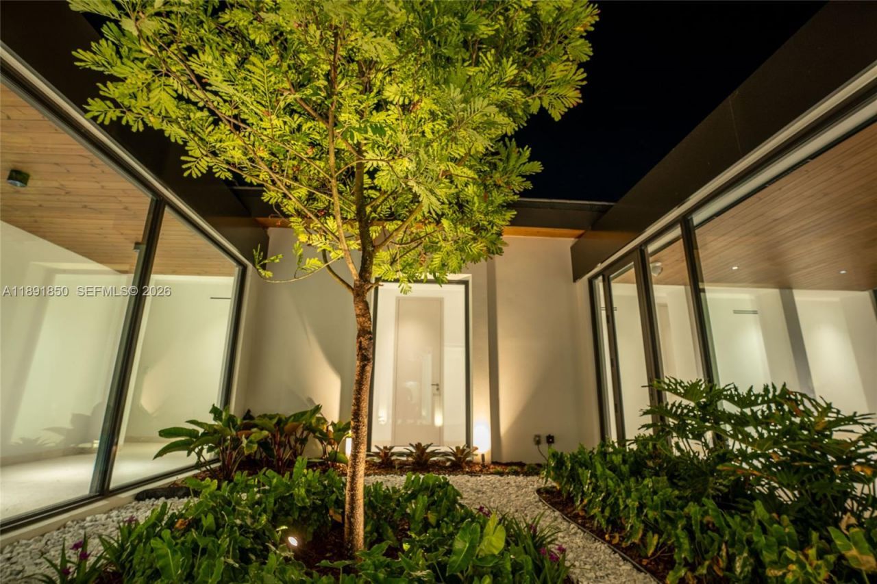 6716 San Vicente St, Coral Gables, FL 33146 Photo