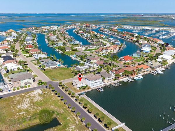 264 Marina Dr, Port Aransas, TX 78373