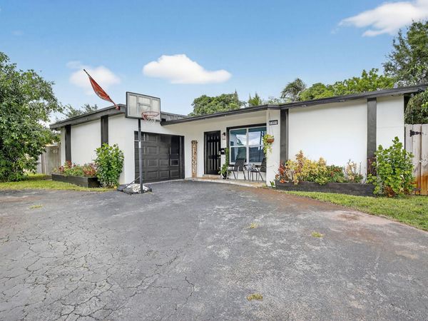 7451 NW 21st Street, Sunrise, FL 33313
