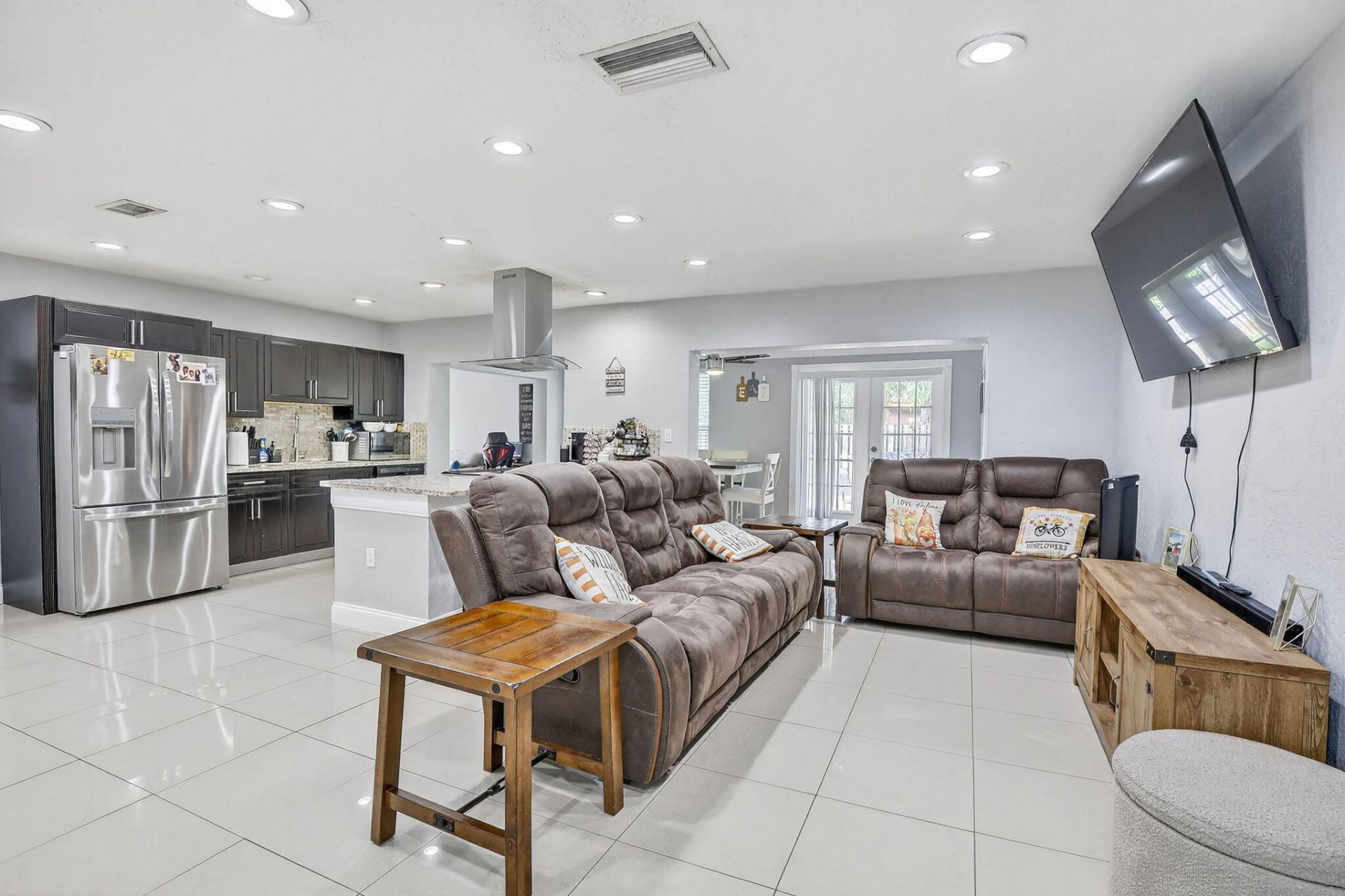 7451 NW 21st Street, Sunrise, FL 33313 Photo