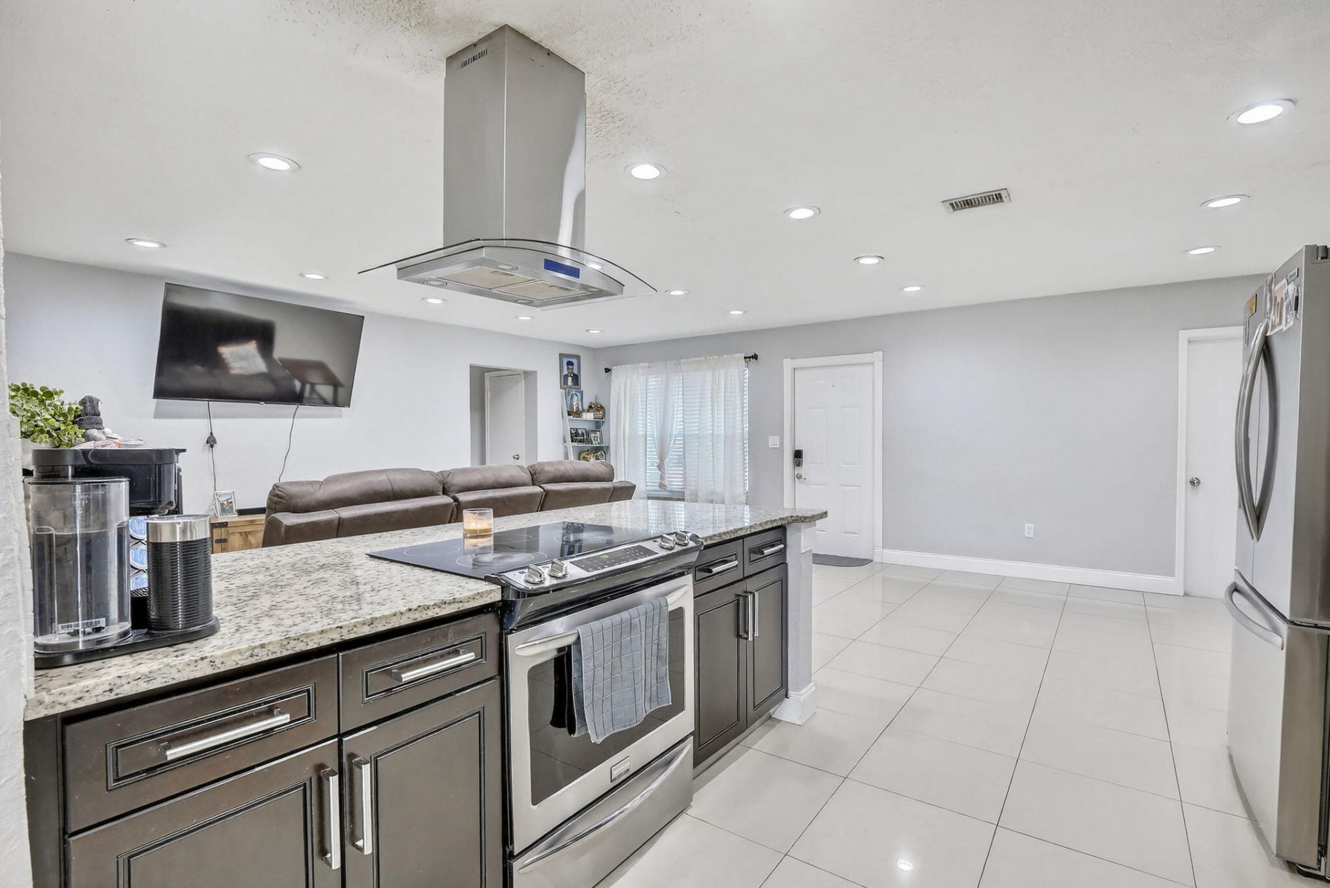 7451 NW 21st Street, Sunrise, FL 33313 Photo